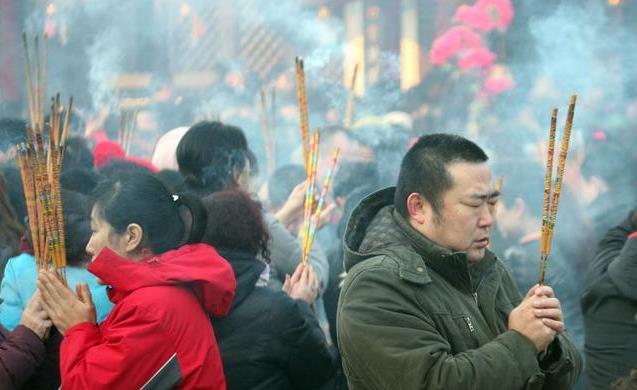 除了初一,十五,这些日子上香,最灵验!