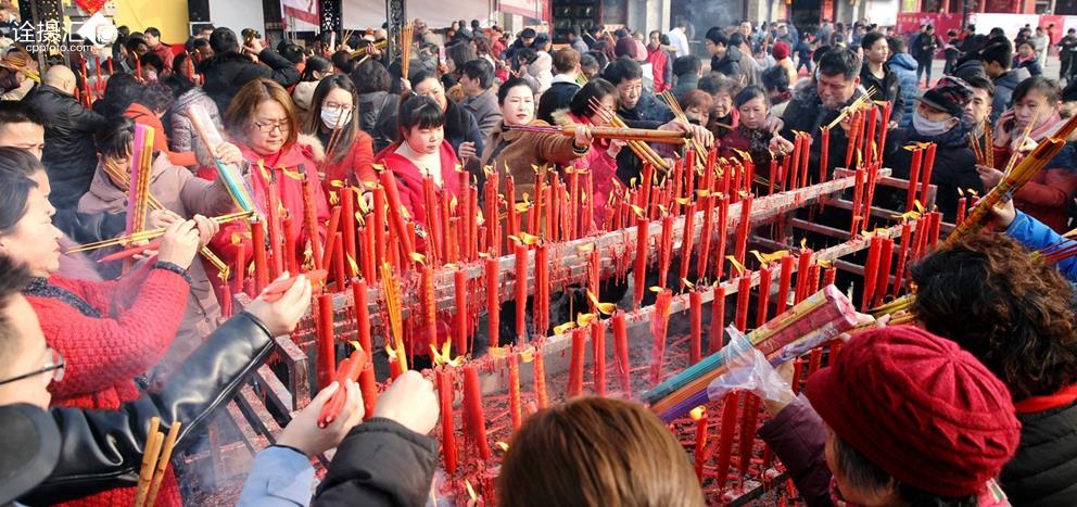 春节假期 无锡市民烧香祈福